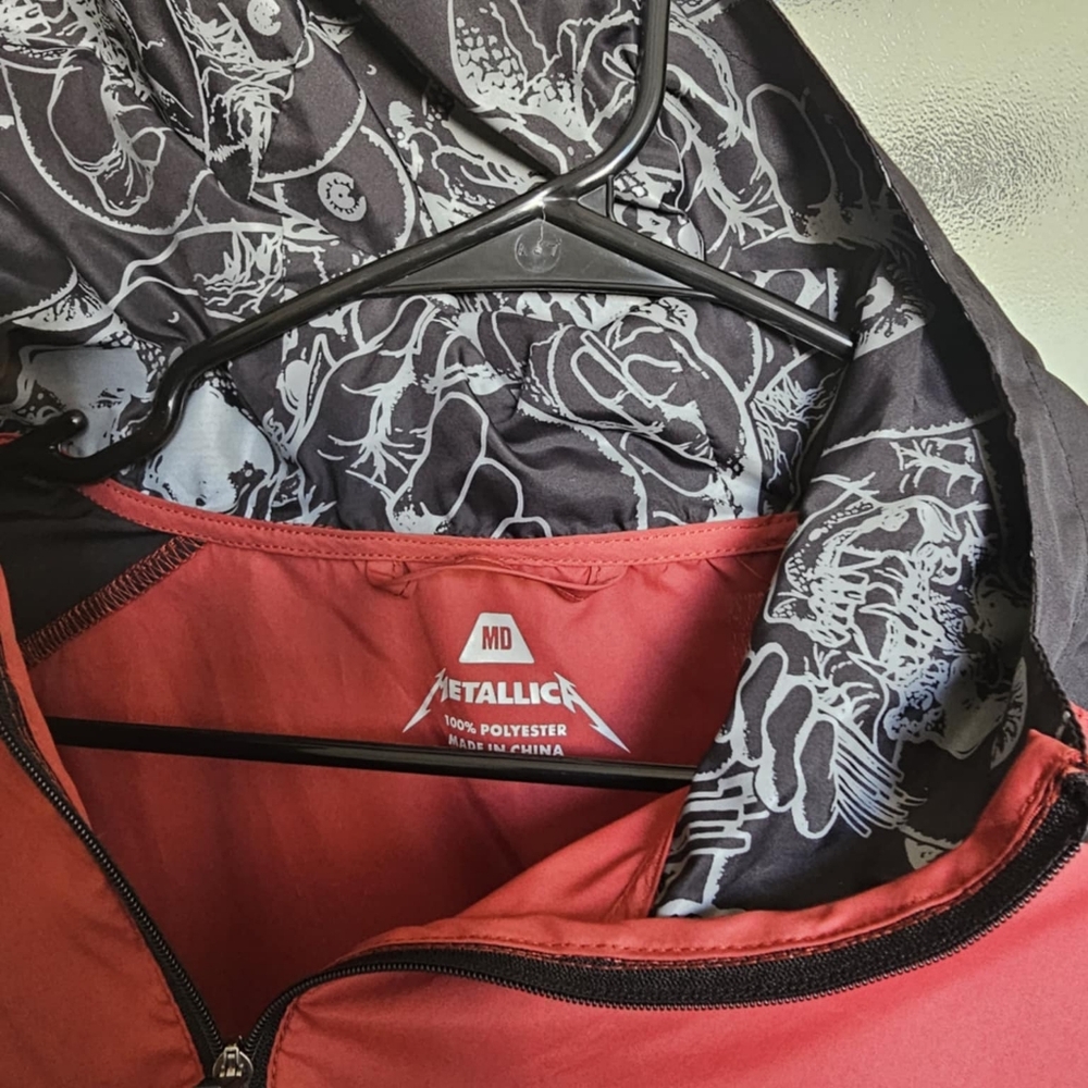 NWOT: Logo Packable Metallica Windbreaker Red Black Full Zip Hooded - Picture 3 of 6